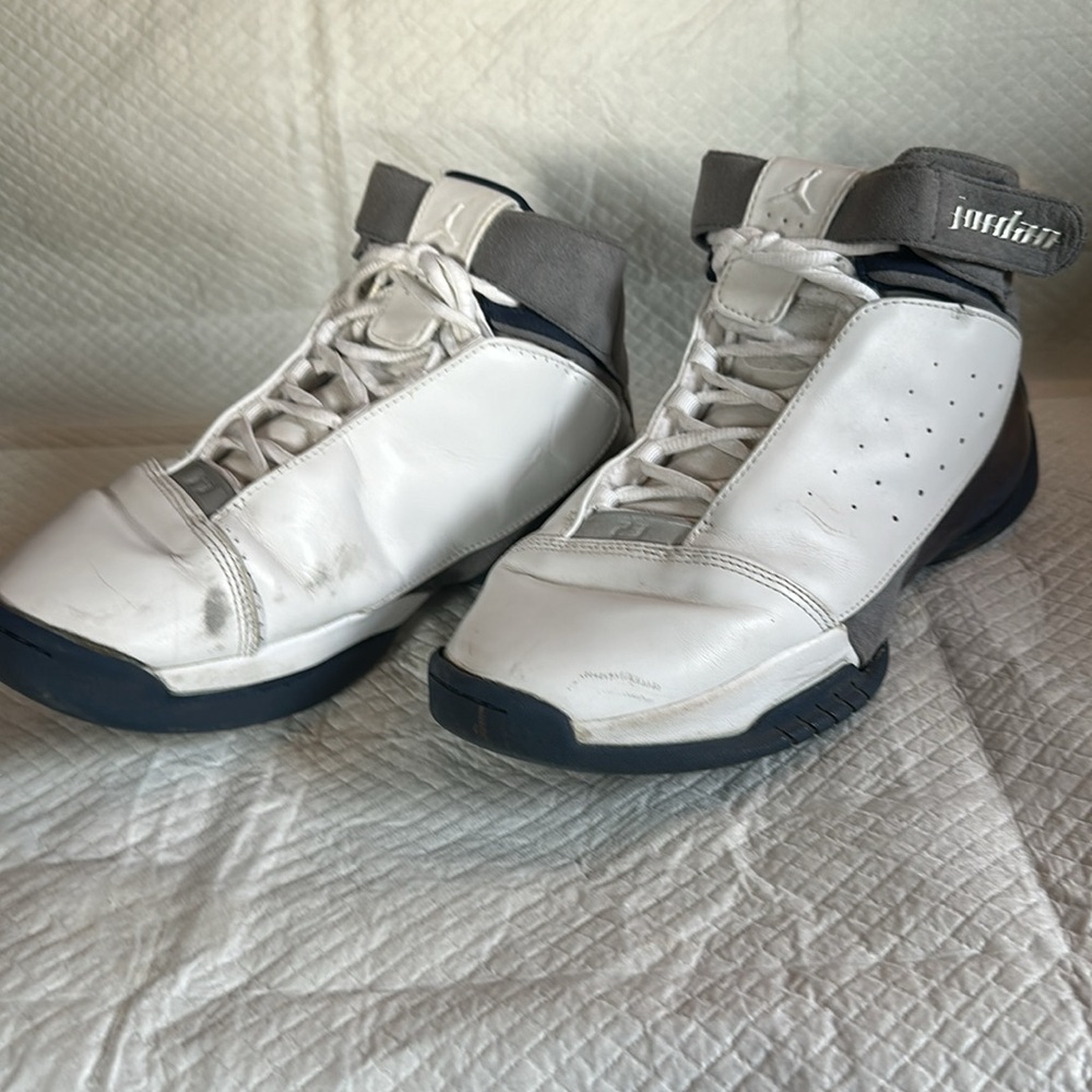 Air Jordan - Picture 2 of 7